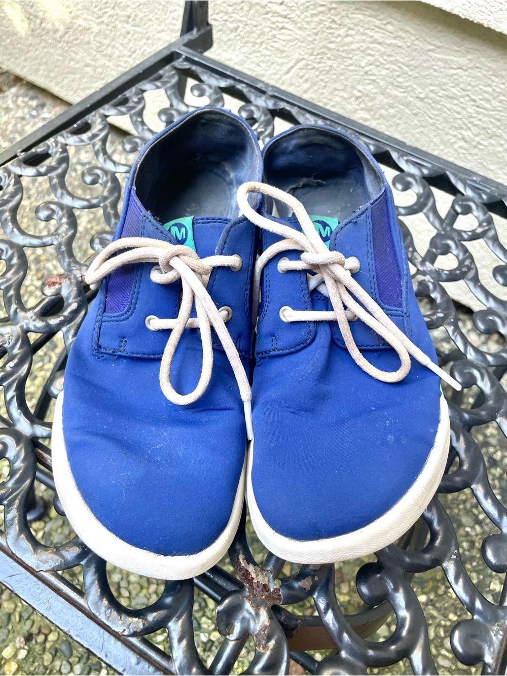 Merrell Blue Lace-Up Sneakers some taring on inside but comfy 🙂